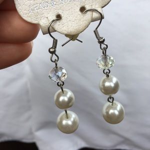 NWT Silvertone Pearl and Crystal Dangle Earrings